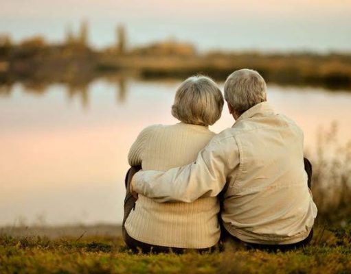 Healthy Relationship Tips for Seniors: Building Stronger Connections